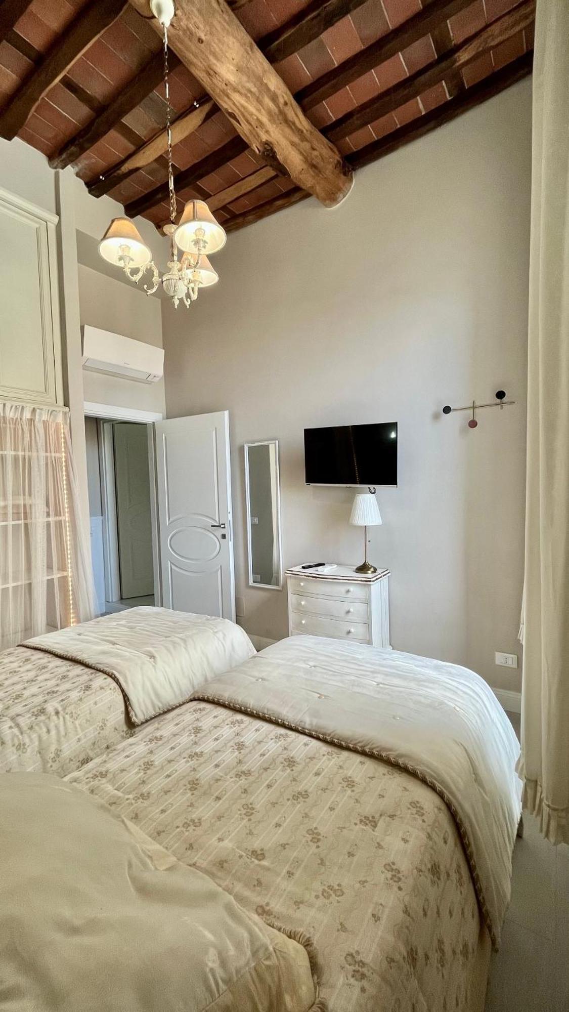 Belvedere Luxury Apartment, View On The Lucca Walls Eksteriør bilde
